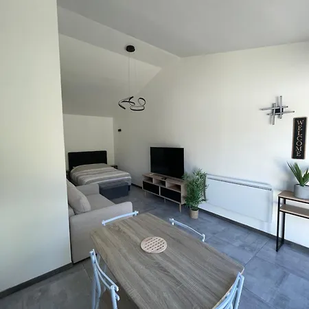 Maison Avec Grand Espace En Hauteur * Saint-Georges-des-Coteaux