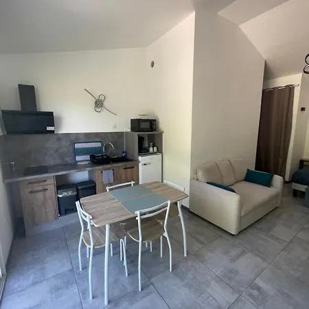 Maison Avec Grand Espace En Hauteur Holiday home Saint-Georges-des-Coteaux