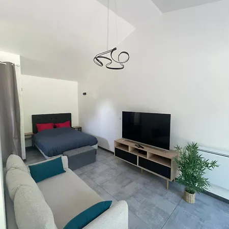 Nyaraló Maison Avec Grand Espace En Hauteur