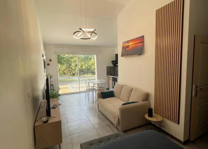 Maison Avec Grand Espace En Hauteur Saint-Georges-des-Côteaux